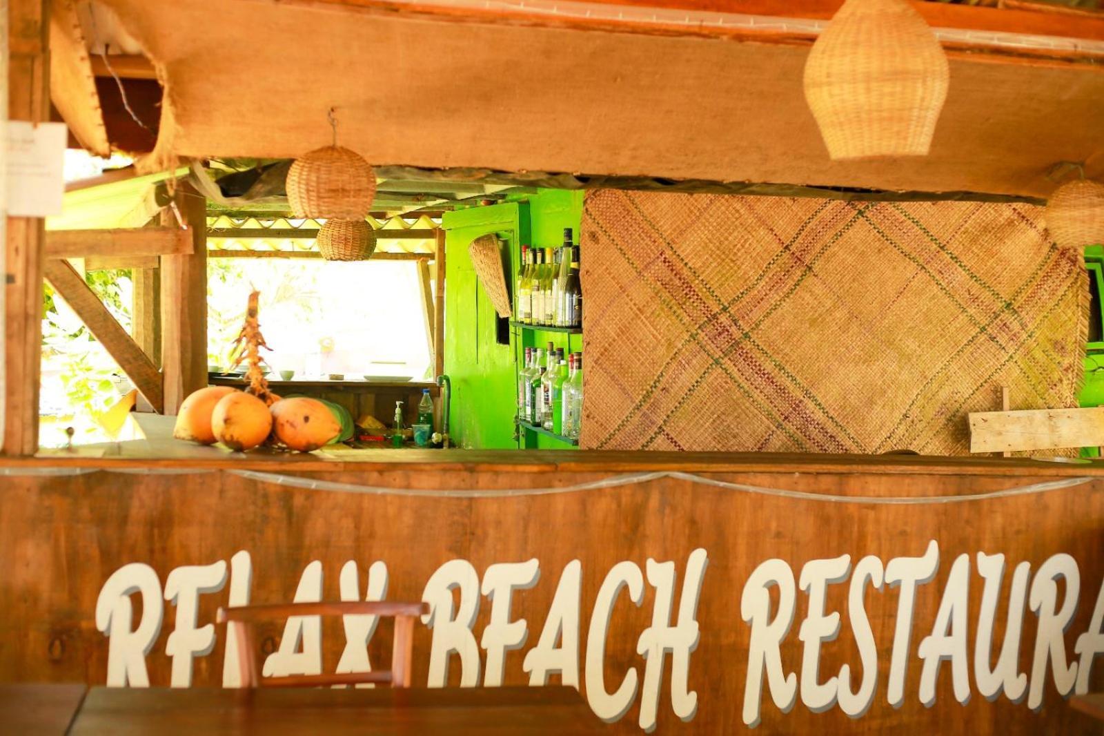 Relax Beach Resort Weligama Buitenkant foto