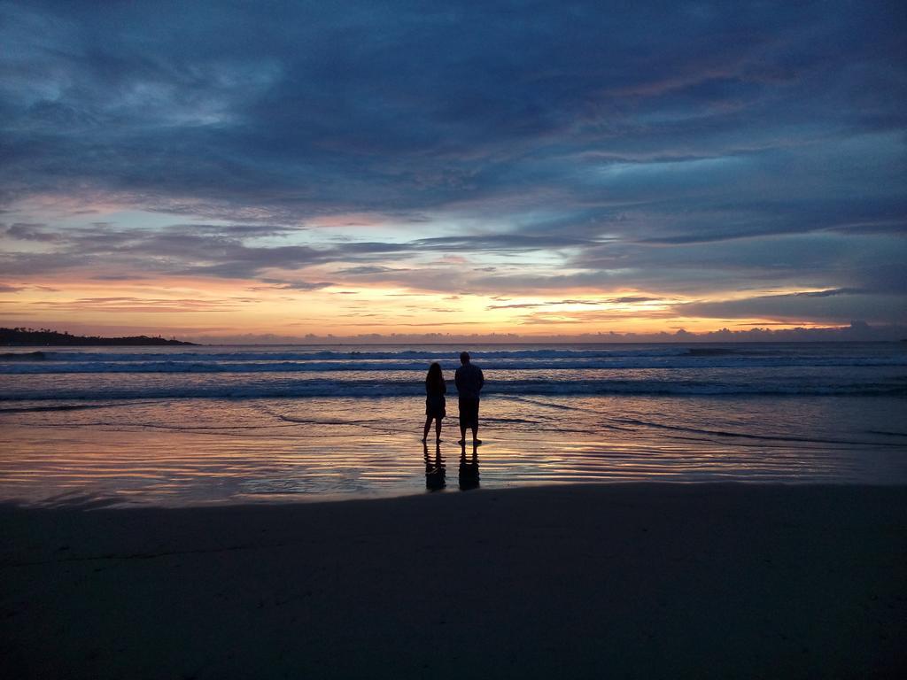 Relax Beach Resort Weligama Buitenkant foto