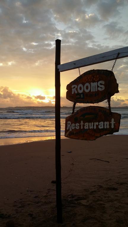 Relax Beach Resort Weligama Buitenkant foto